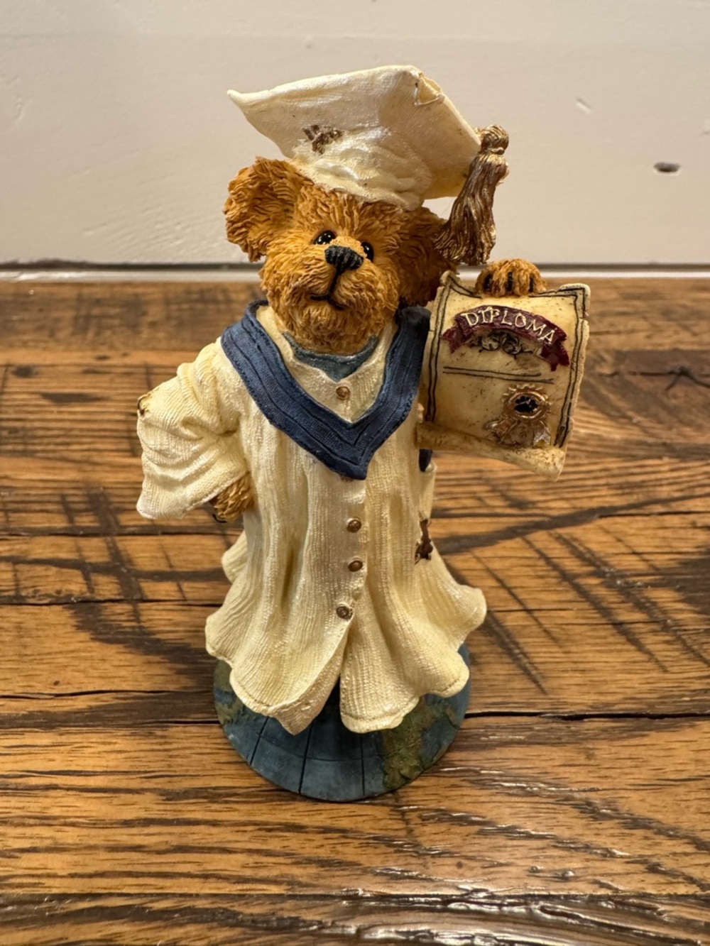 Boyds Bears Graduation Diploma Resin Figurine - "Ima Scholar" 2001